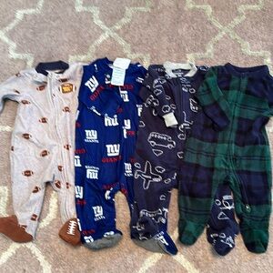 Baby Boy Fleece Footie pajamas/onesies - 0-3 months